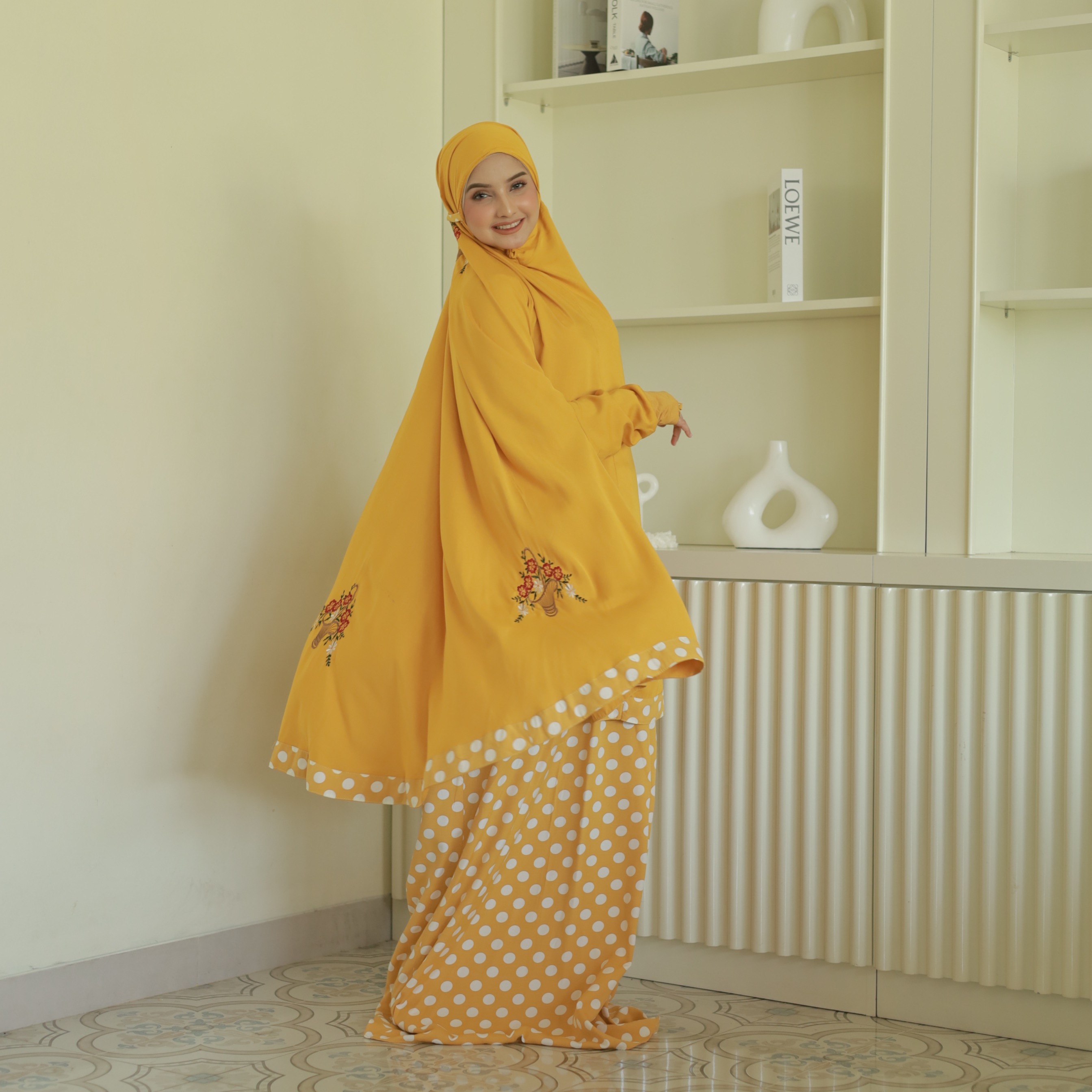 Atas Bawah Berlengan Bordir Tabur Polka Yellow