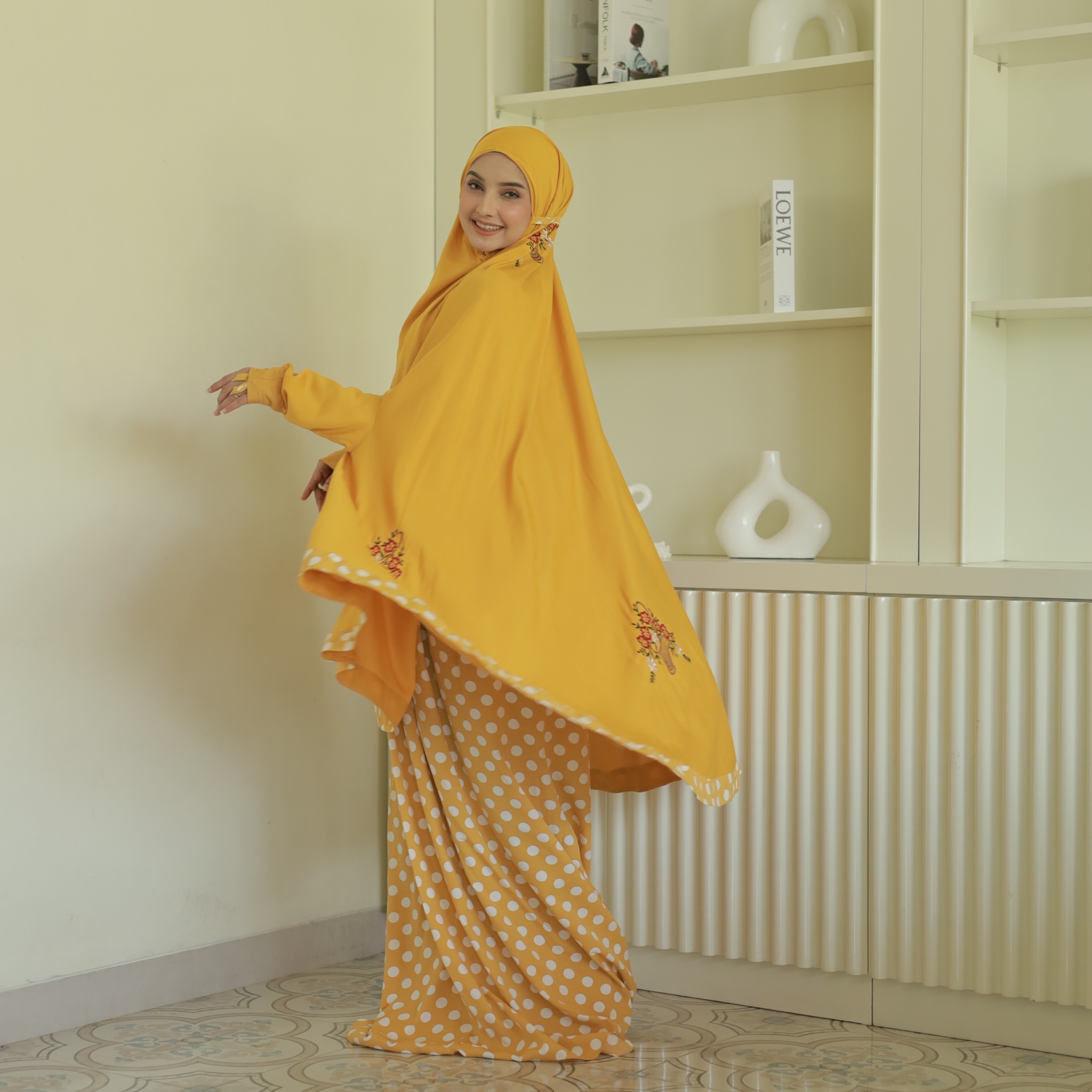 Atas Bawah Berlengan Bordir Tabur Polka Yellow
