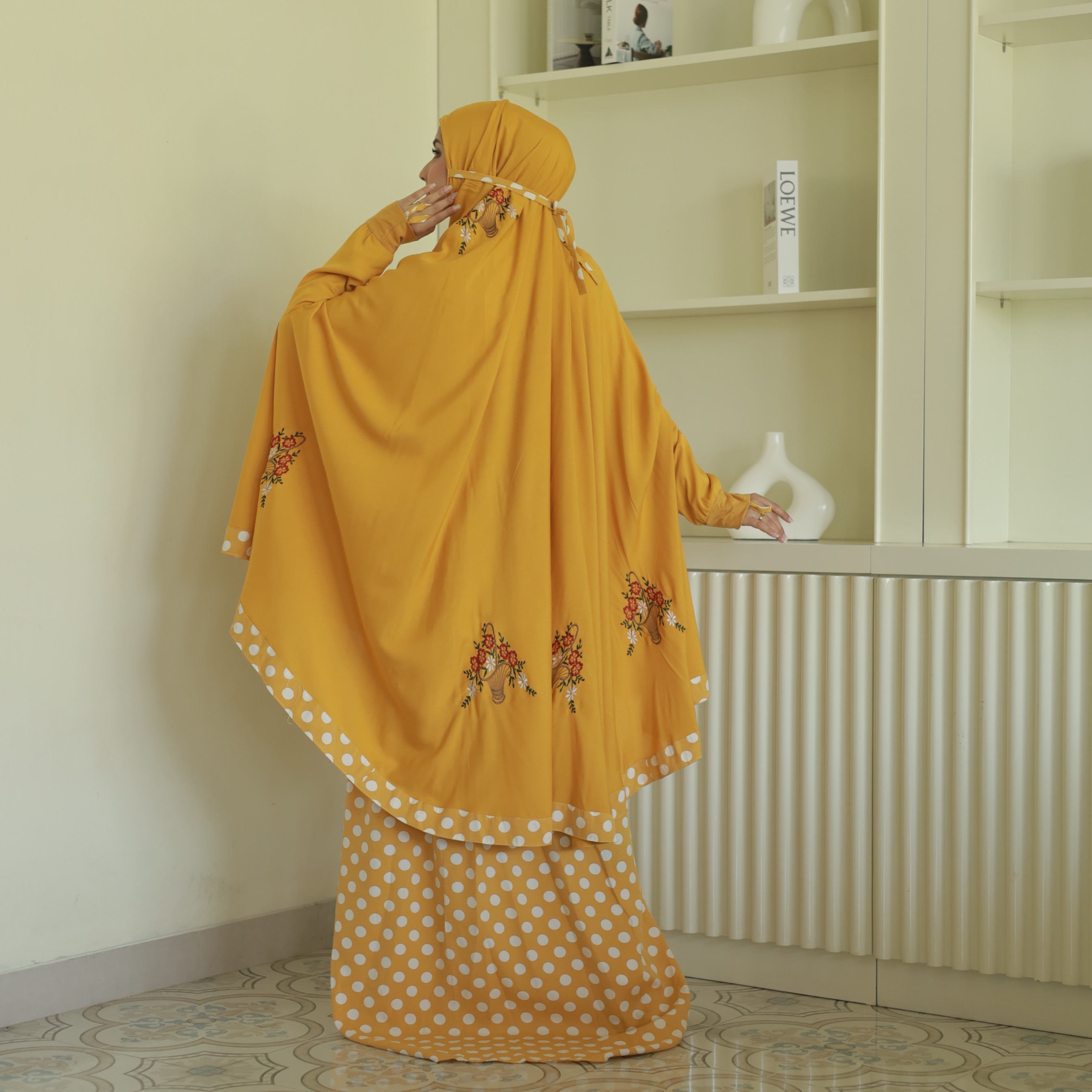 Atas Bawah Berlengan Bordir Tabur Polka Yellow