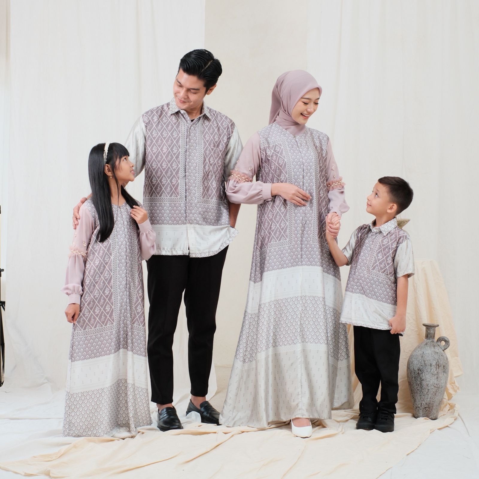 Hanum - raya series edisi family set "MILKY"