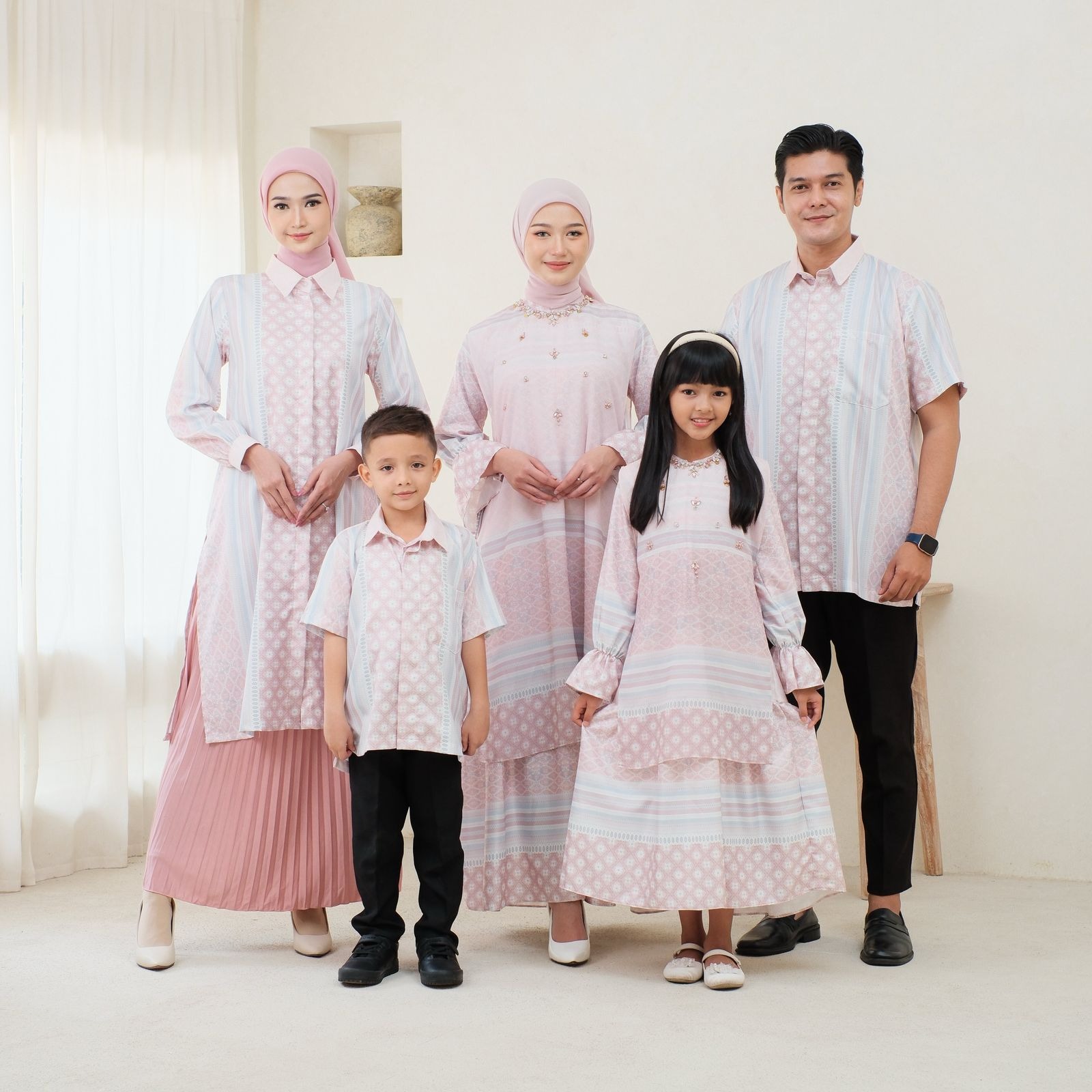 Shakira signature edition - raya family set exclusive pattern BUSUI FRIENDLY "DAISY PINK"