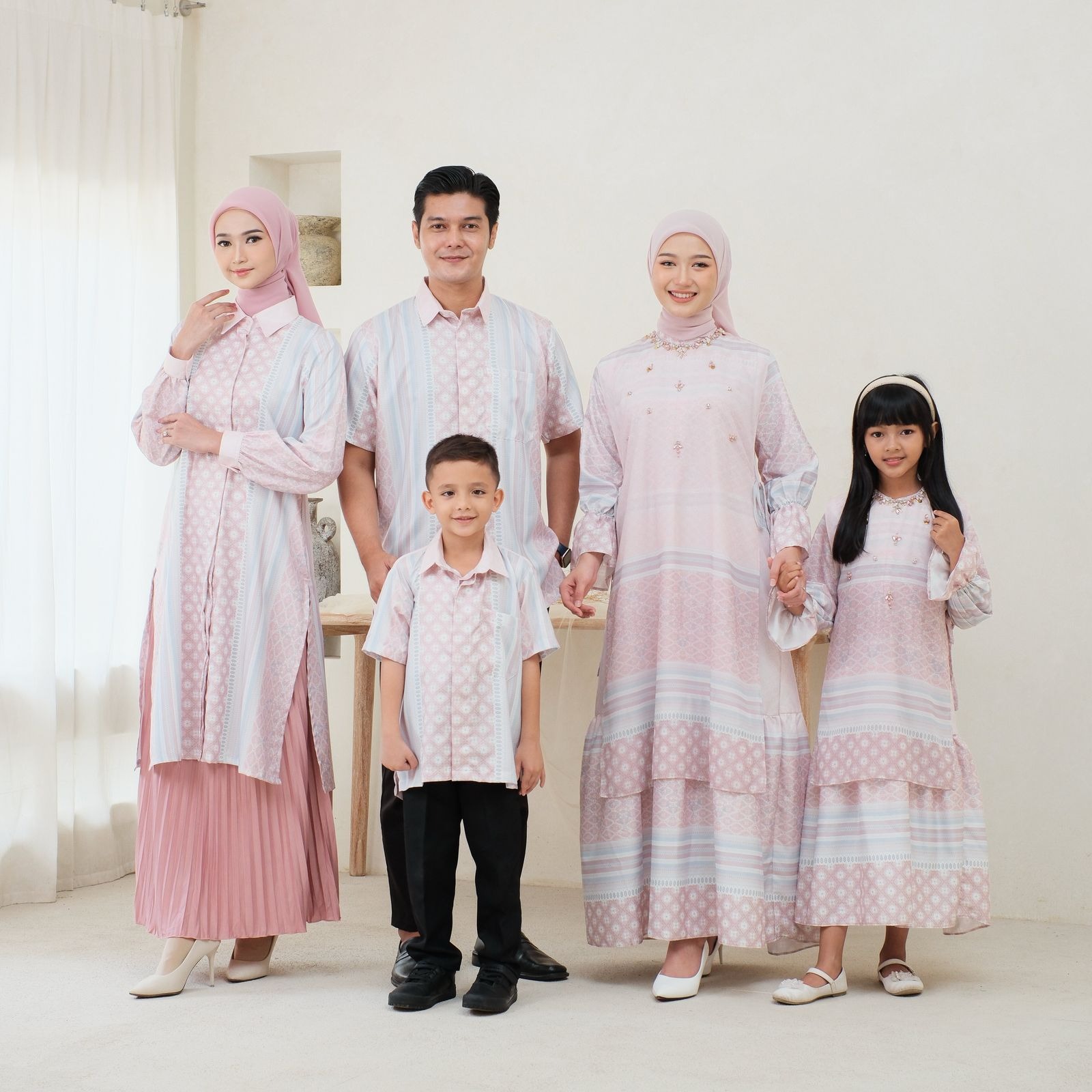 Shakira signature edition - raya family set exclusive pattern BUSUI FRIENDLY "DAISY PINK"