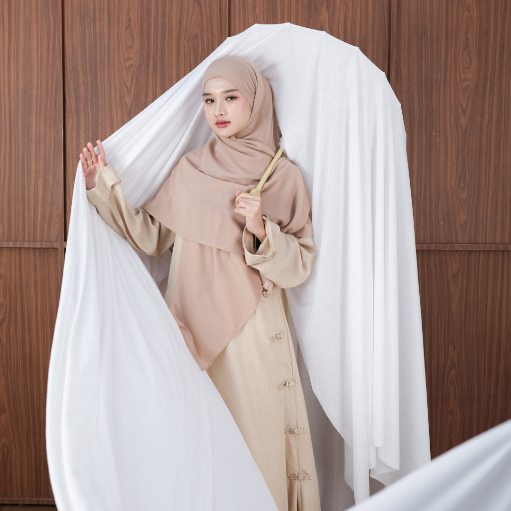 Zayra Hijab | Yujin Cheongsam - Dress Korean Style Hijab Feminine Look Wanita Gamis Linen Kekinian Casual Premium