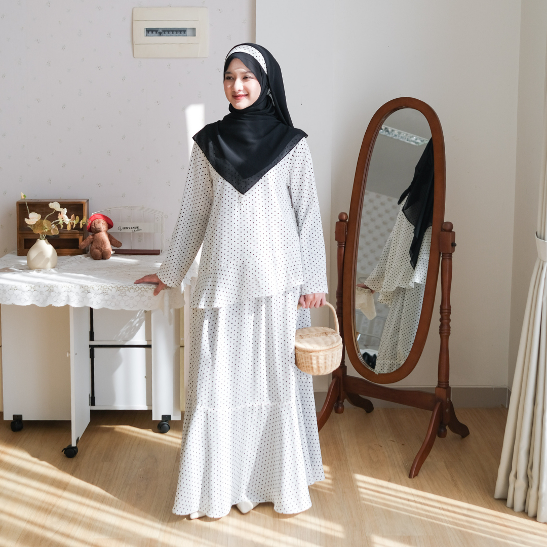 Zayra Hijab | Aruna - Setelan Wanita One Set Trumpet Skirt Blouse Ruffle Babydoll Polkadot Premium Terbaru Free Bando Polka