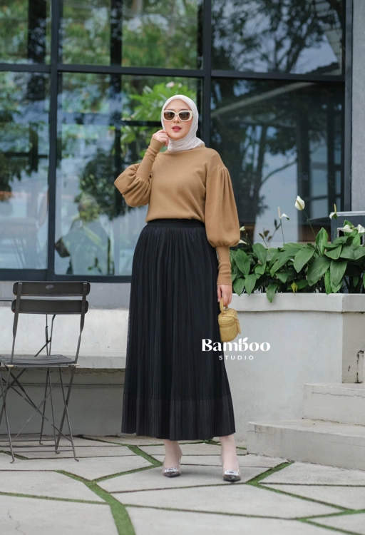 Image of ZAHRA SKIRT BLACK