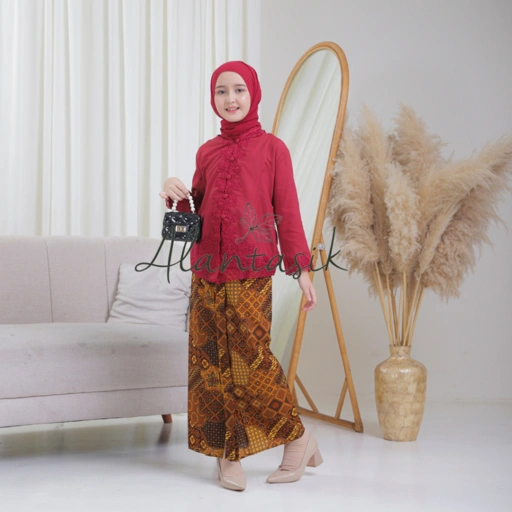 Image of Alantasik atasan Kebaya Anak TANGGUNG Bordir Encim Sekolah Anak TK dan SD Bordir Usia 9-14 tahun