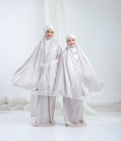 Image of Mukena armany dewasa dan anak silky premium 2 in 1 jumbo mewah muslim armanie AM01 dengan renda motif