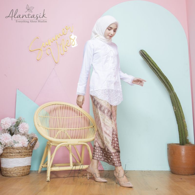 Alantasik -atasan kebaya encim bordir putih tangan panjang  modern wisuda kantor kerja SULAM Senada