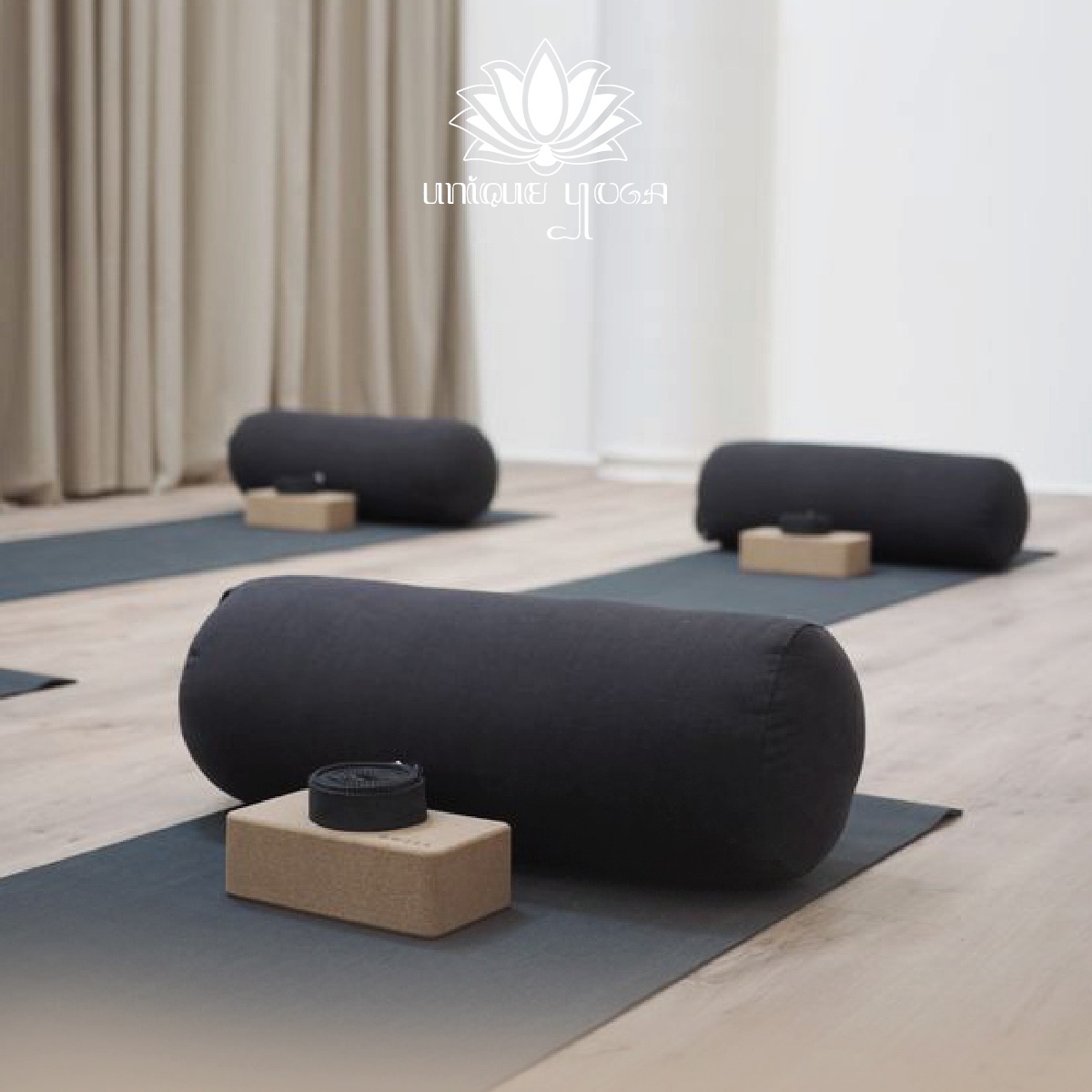 Guling Yoga Besar / Bolster Yoga Murah Terlaris / Guling Senam Ibu Hamil / Bantal Guling Yoga Murah / Prenatal Bolster 