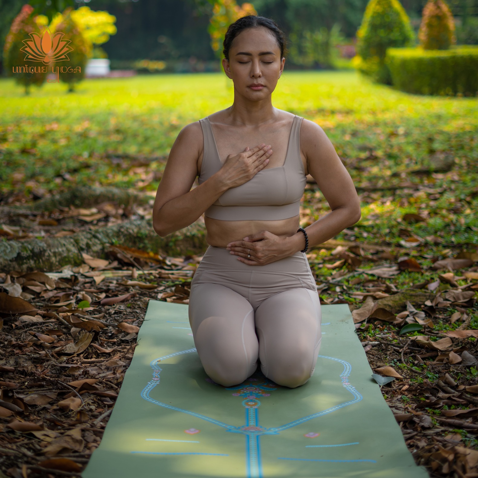 Matras Yoga Premium Royal Blossom Anti Slip / Yoga Mat Premium Rubber 4,5mm Motif Align / Royal Blossom Yoga Mat 