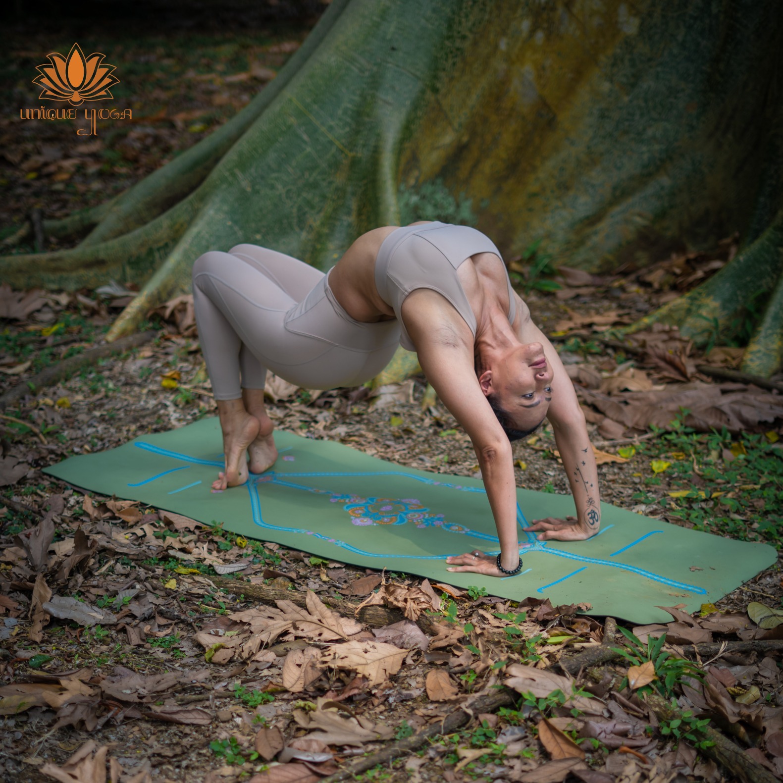 Matras Yoga Premium Royal Blossom Anti Slip / Yoga Mat Premium Rubber 4,5mm Motif Align / Royal Blossom Yoga Mat 