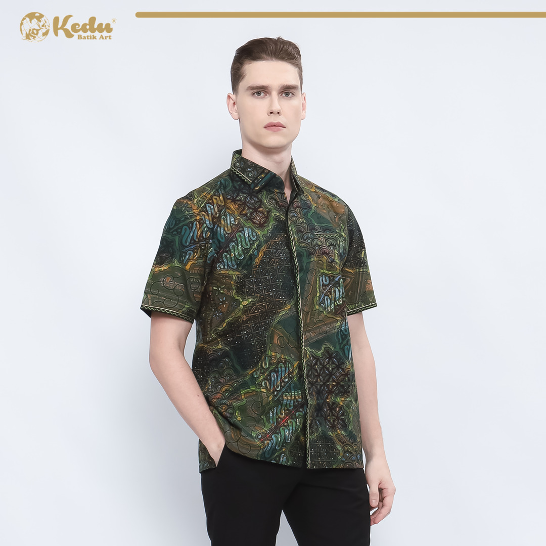 Elira - Kemeja Batik Pria Lengan Pendek Regular Fit Bordir Smock Katun Hijau