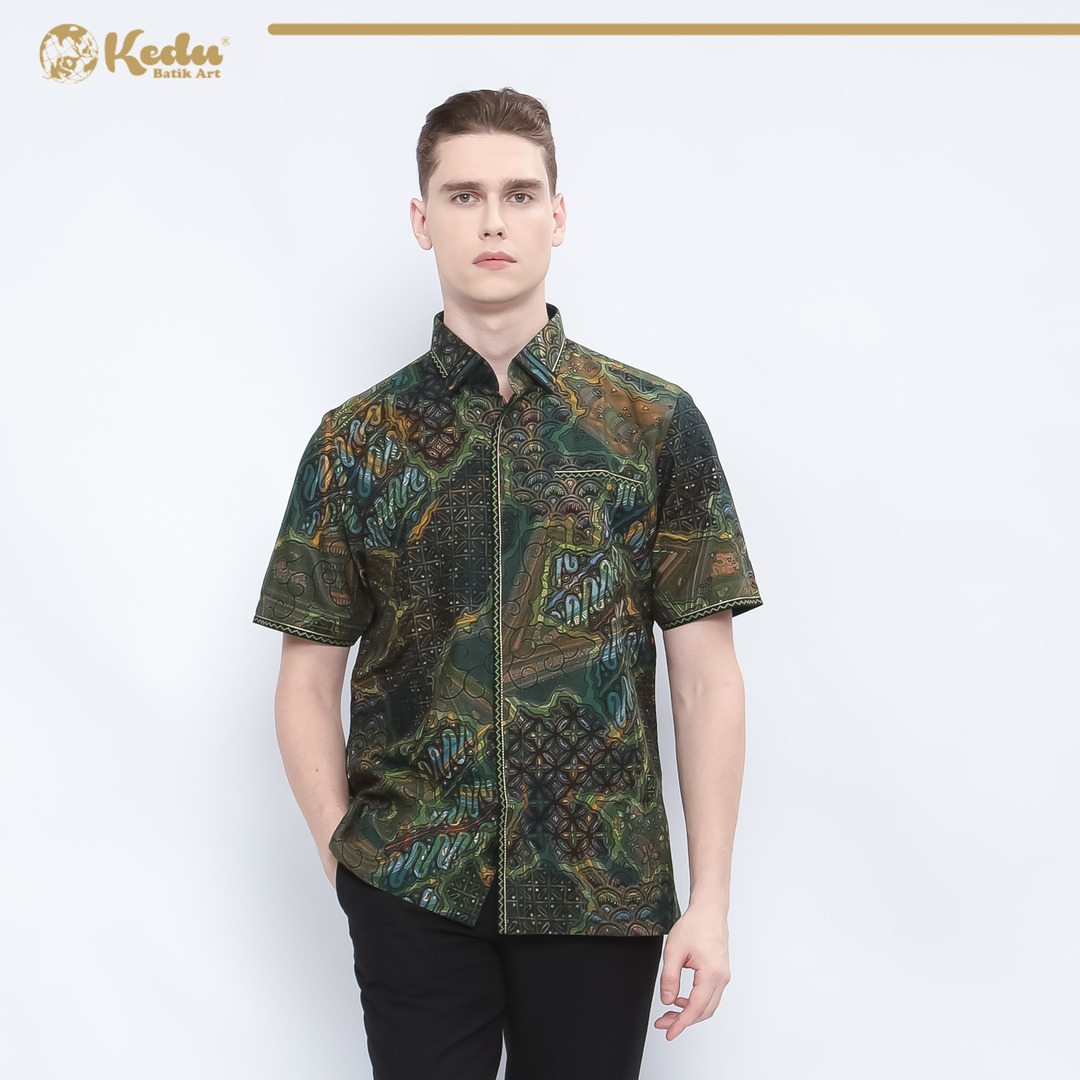 Elira - Kemeja Batik Pria Lengan Pendek Regular Fit Bordir Smock Katun Hijau