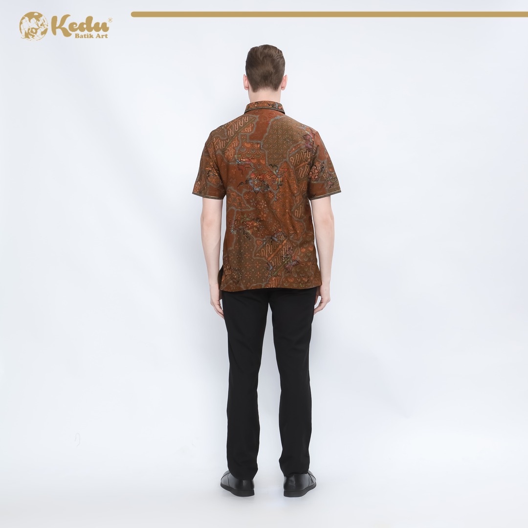Sophia - Kemeja Batik Pria Lengan Pendek Regular Fit Bordir Smock Katun Coklat