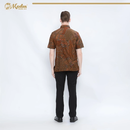 Image of Sophia - Kemeja Batik Pria Lengan Pendek Regular Fit Bordir Smock Katun Coklat