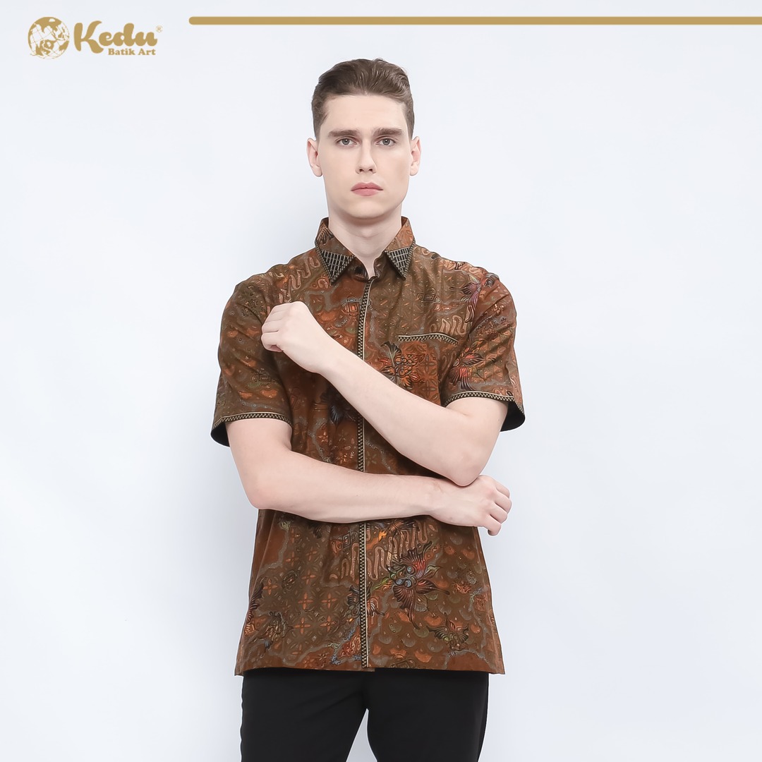 Sophia - Kemeja Batik Pria Lengan Pendek Regular Fit Bordir Smock Katun Coklat