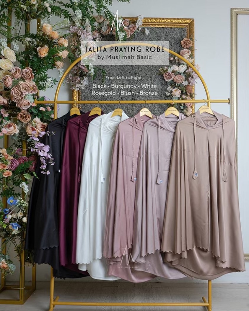 Talita Praying Robe