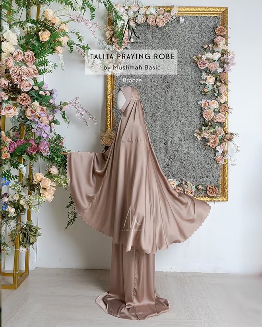 Talita Praying Robe