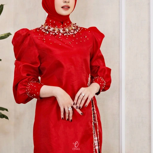 EIWA | Aryna Tunik Red