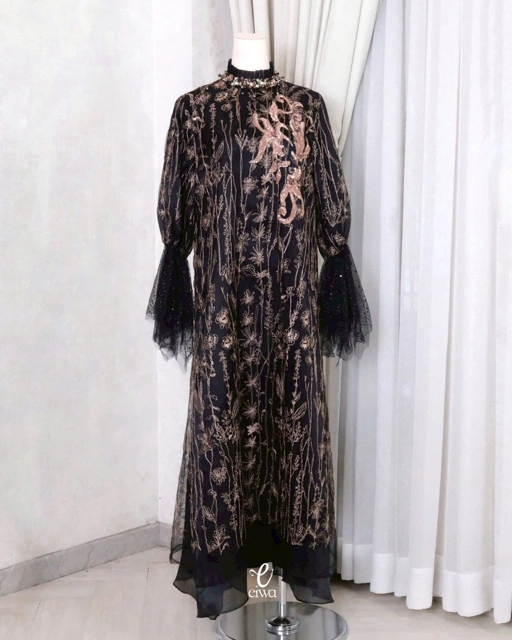 Image of Raglia Dress Black Nude | EIWA