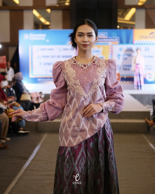 Image of Mayesa Top Purple | EIWA