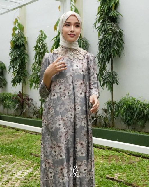 Image of Almaa Dress Gray Flower |EIWA    