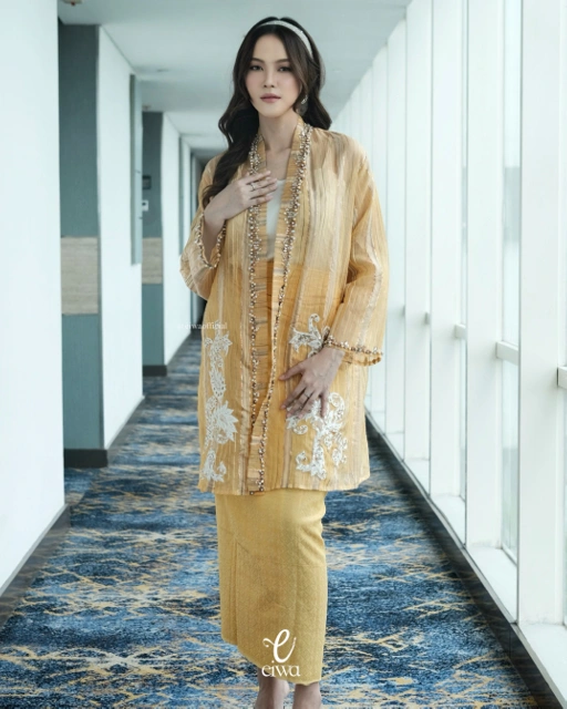 Image of Varsya Outer Tunik Yellow Eggnog | EIWA