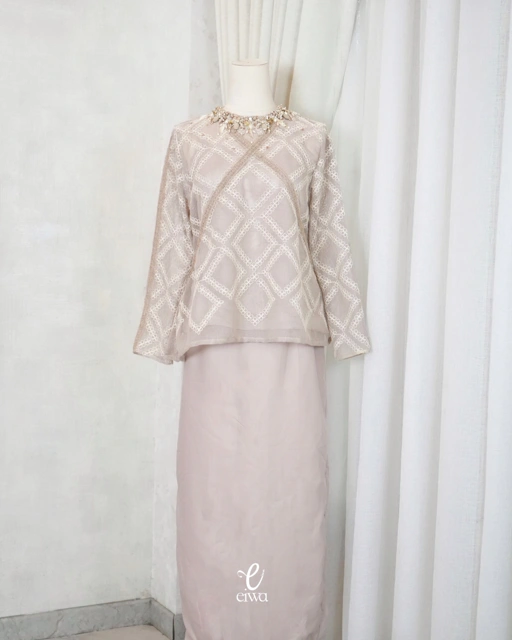 Image of Azra Top Brown | EIWA