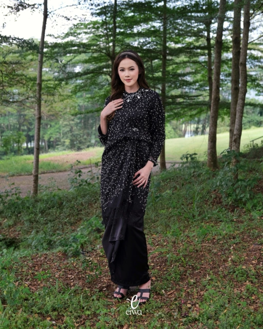 Image of Vilya Bodo Top Black | EIWA