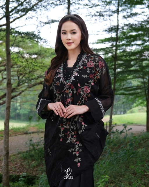 Image of Vyaara Bodo Top Black |EIWA 