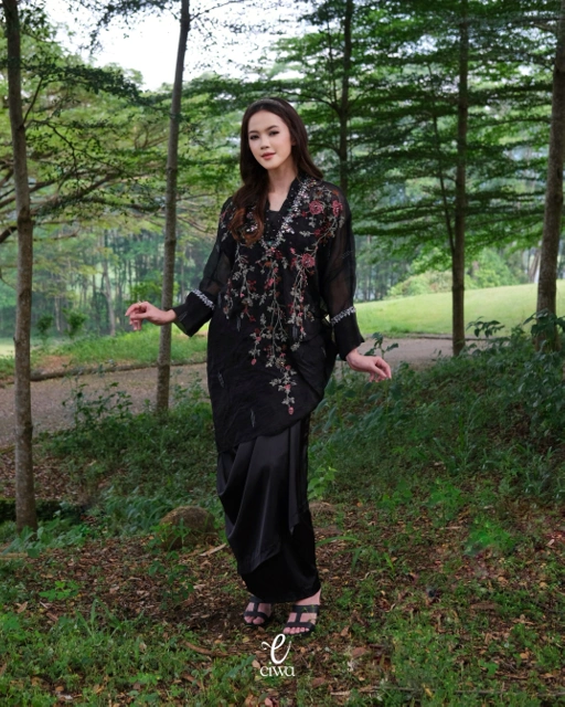 Image of Vyaara Bodo Top Black |EIWA 