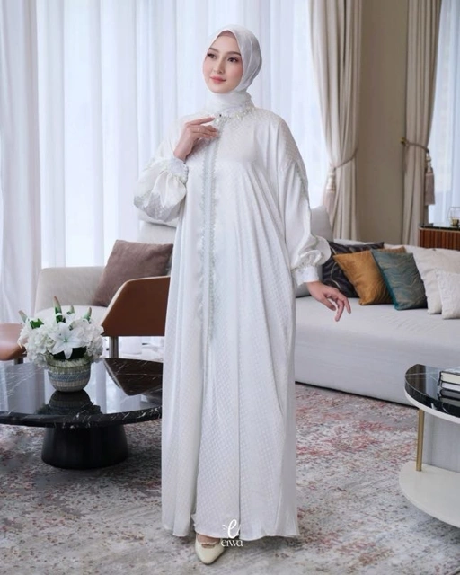 Image of Arabia Dress Broken White | Eiwa
