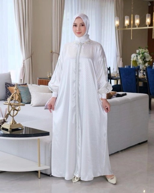 Image of Arabia Dress Broken White | Eiwa