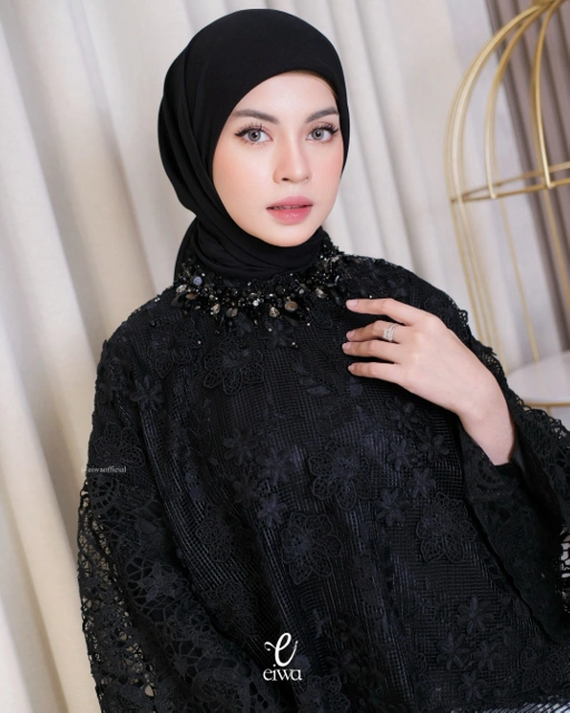 Image of Vinanda Top Black| EIWA