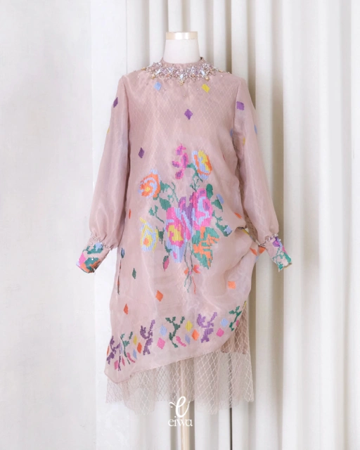 Image of Bodo Top Shanum Latte |EIWA                                                                                                  