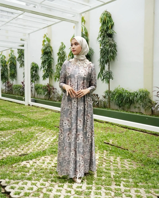 Image of Almaa Dress Gray Flower |EIWA    