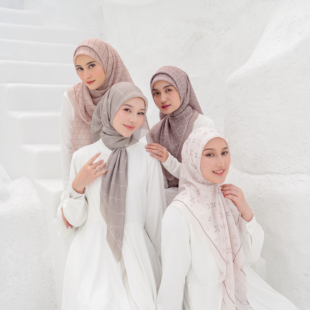 Hijabic - Timeless Pattern Scarves / Kerudung Segi Empat Motif Premium Size 110x110cm