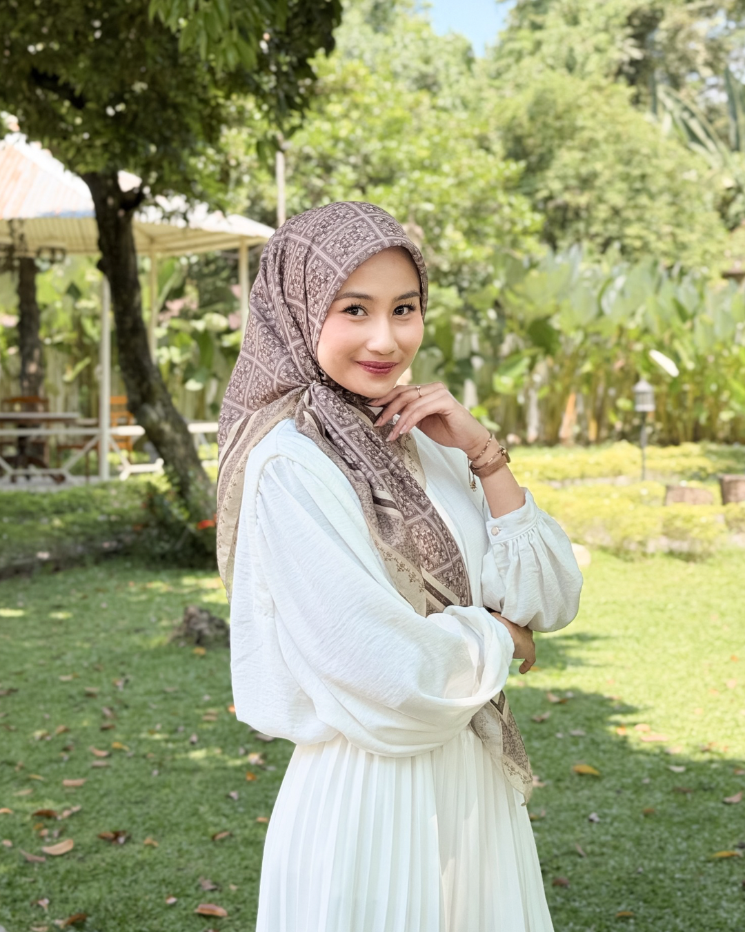 Hijabic - Ethnic Pattern Scarves / Segiempat Motif / Segiempat Paris Original 112x112cm Premium