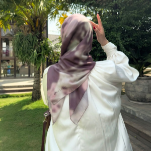 Hijabic - Abstract Pattern Scarves Vol VI ( Hijab Segiempat Motif Abstrak size 112x112cm Bahan Paris Original/Hijab Motif Paris)