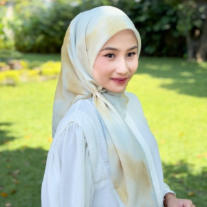 Hijabic - Abstract Pattern Scarves Vol IV ( Hijab Segiempat Motif Abstrak size 112x112cm Bahan Paris Original/Hijab Motif Paris)