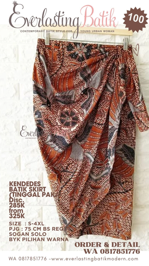 Image of 9111 Ririn Ferianto 2 model  : KENDEDES BATIK SKIRT size/L.Pinggang pas : L Panjang rok  : 92 CM Ket : SOGAN BATIK Harga rok stlh diskon : 285K