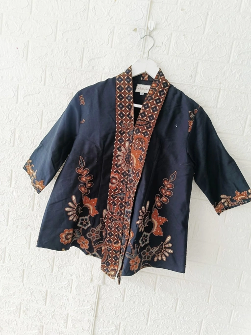 Image of S65 SALE 195K SIZE : XXL LD : 100 cm PJ : 65 cm  Lengan : 35 cm BATIK : print FURING : TRICOD