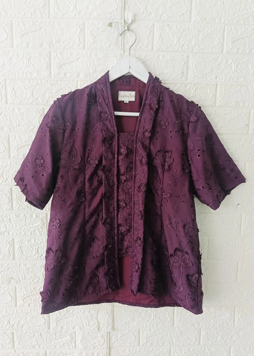 Image of S110 SALE 215K SIZE : M LD : 88  cm PJ :  65 m  Lengan : 25 cm BAHAN : KATUN BORDIR FURING :  YA