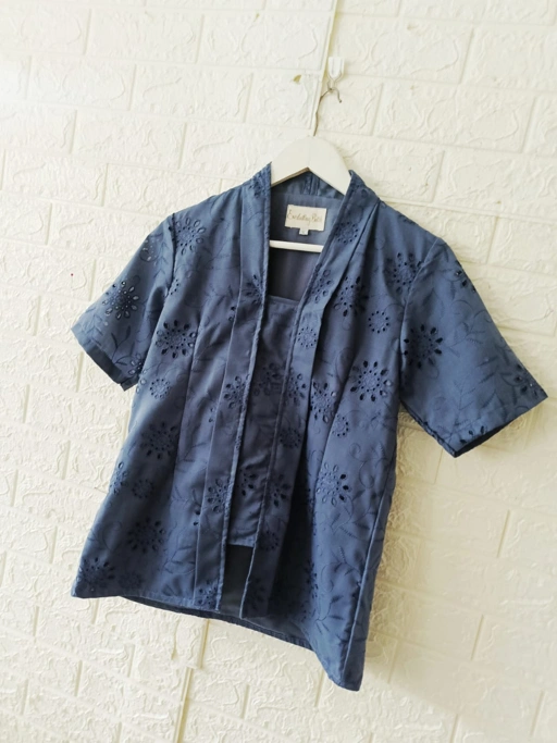 Image of S94 SALE 225K SIZE : L  LD : 92 cm PJ : 65 cm  Lengan : 25 cm  bahan : katun bordir FURING : YA