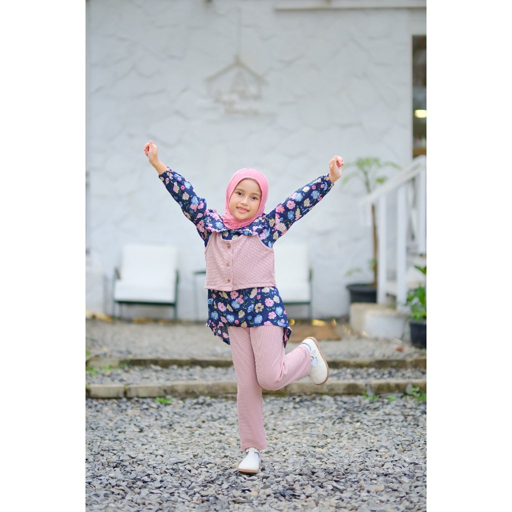 KHAIREEN One Set Happy (1- 9 Tahun) One Set Anak Setelan Anak Perempuan