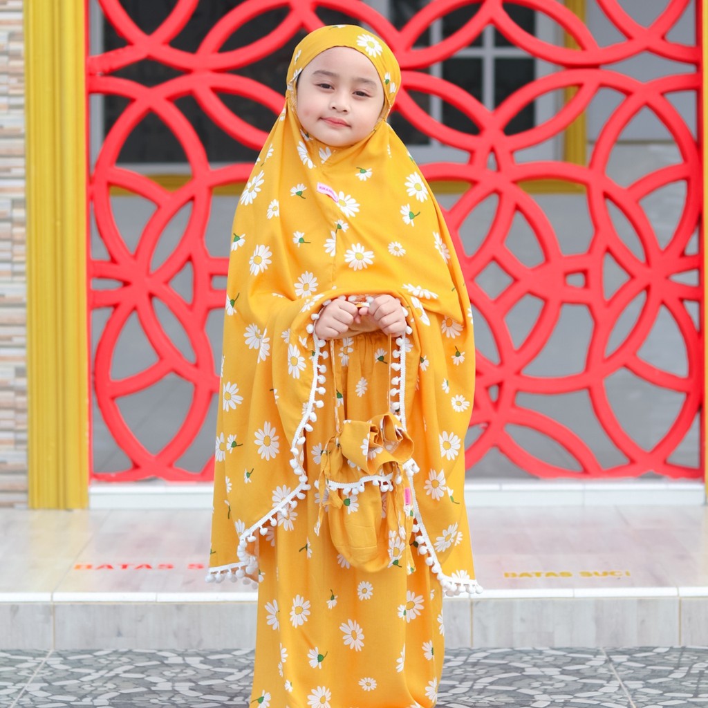 KHAIREEN Pompom Prayer Set (1-9 Tahun) Mukena Anak Katun Rayon Adem