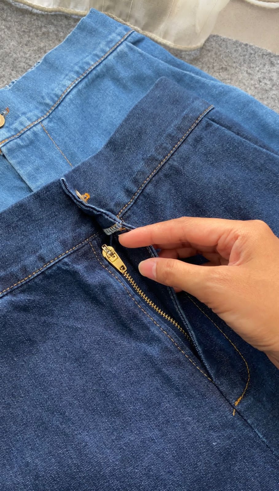 Mona Jeans Cutbray