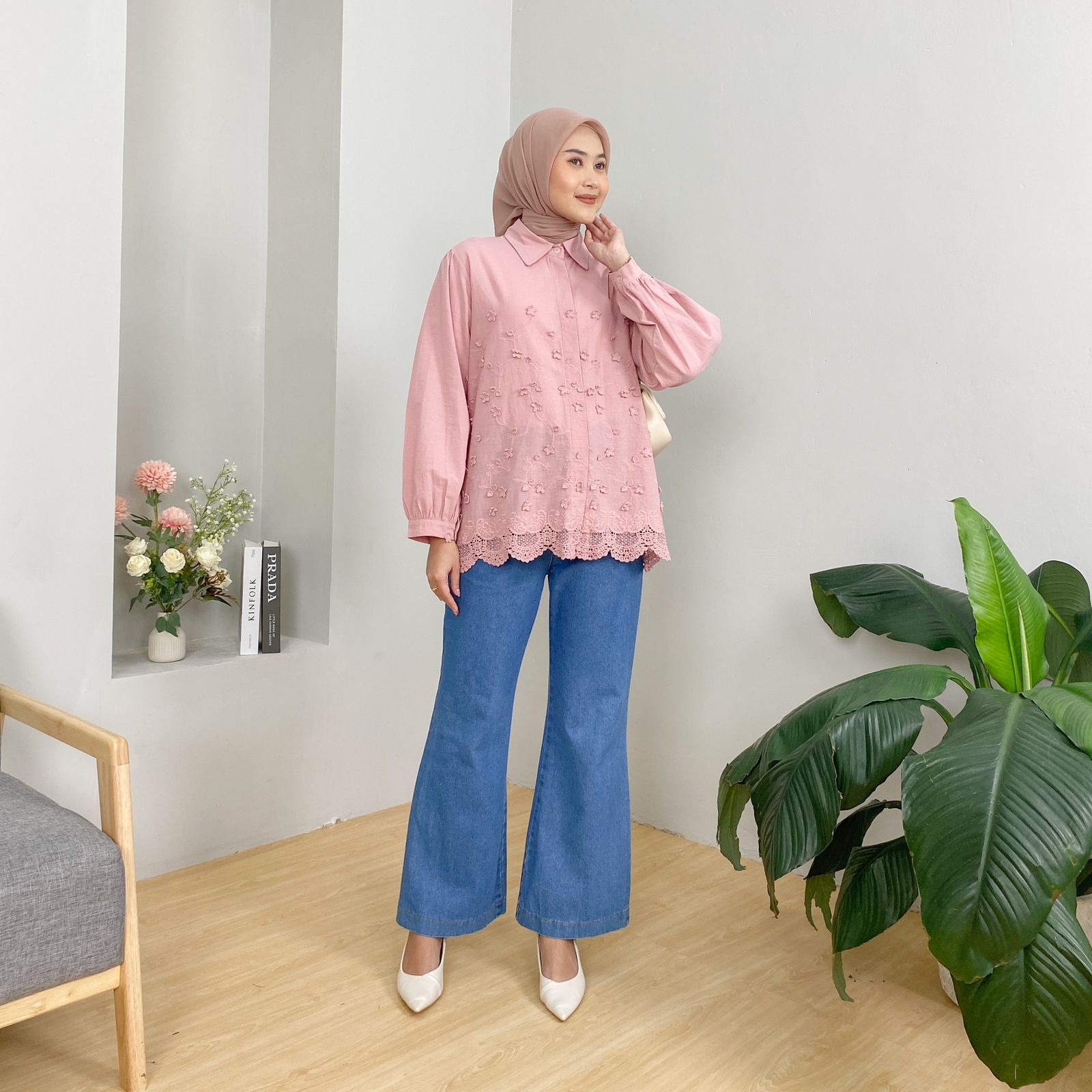 Mona Jeans Cutbray