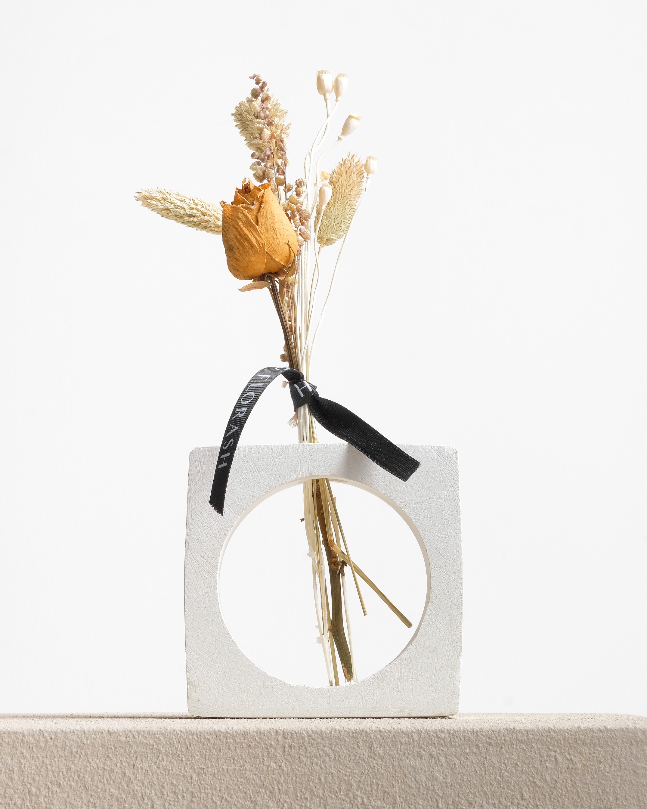 Aria Dried Flower Bunch Vase