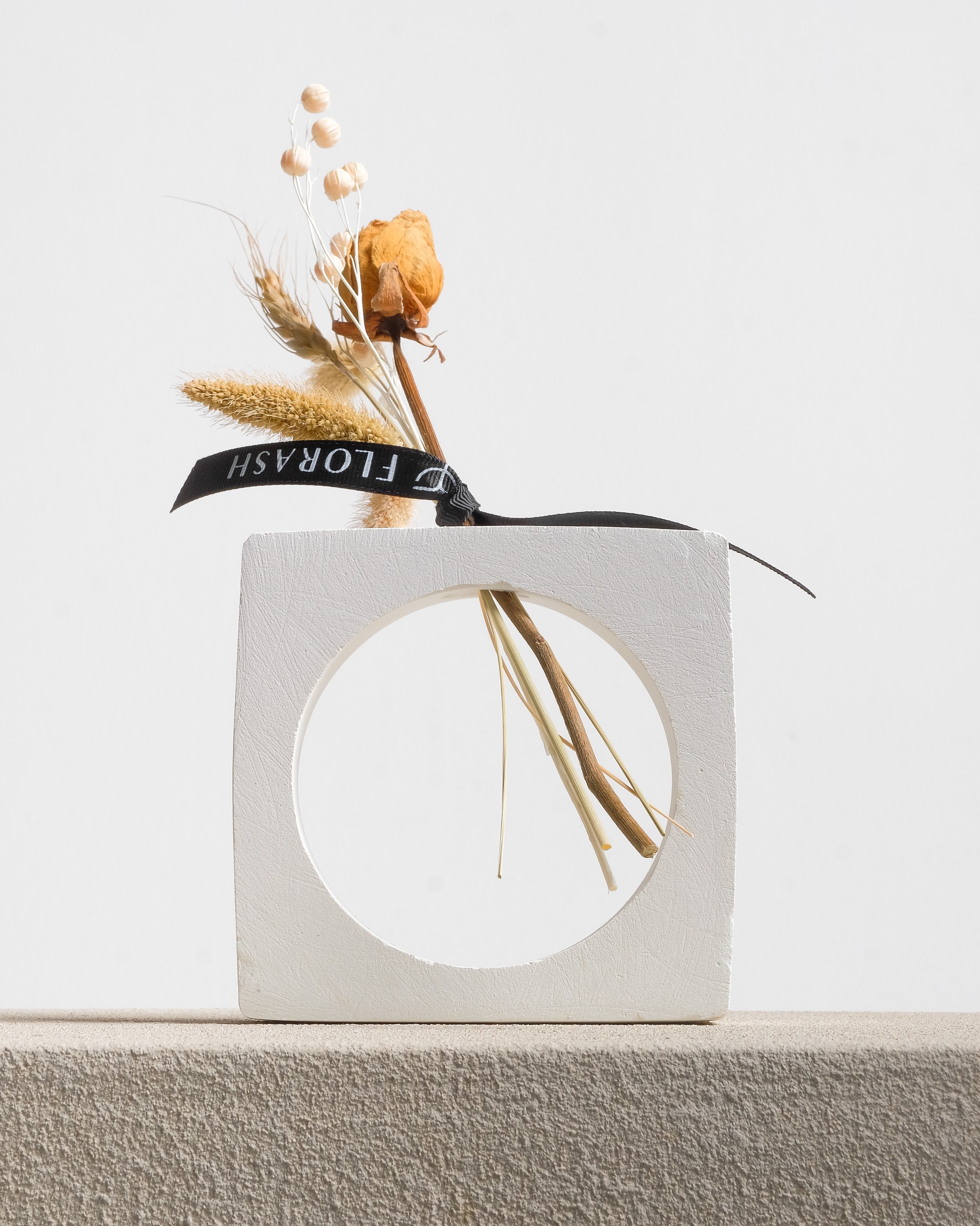 Aria Dried Flower Bunch Vase
